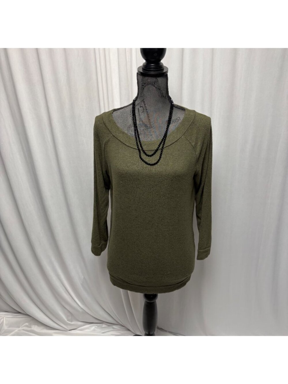 Market Spruce Olive Green Knit Top Womens Medium Comfy Soft Casual Basic